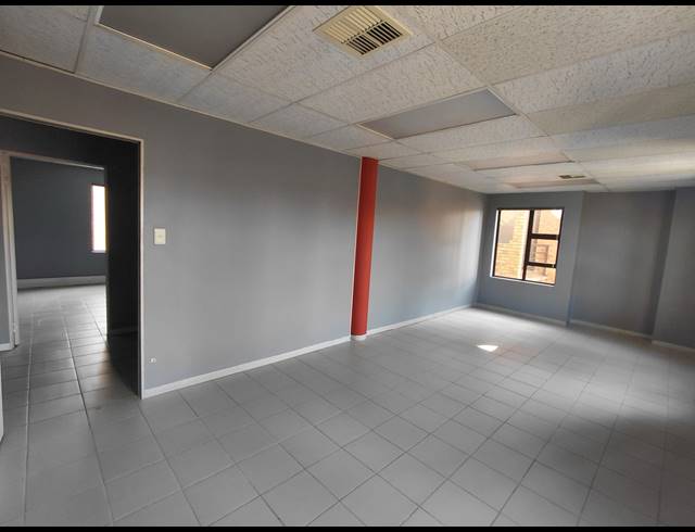 144M² OFFICE TO LET IN FOURWAYS